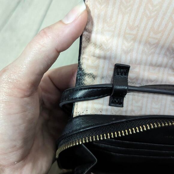 Stella & Dot small black crossbody purse with adjustable strap - Picture 7 of 8